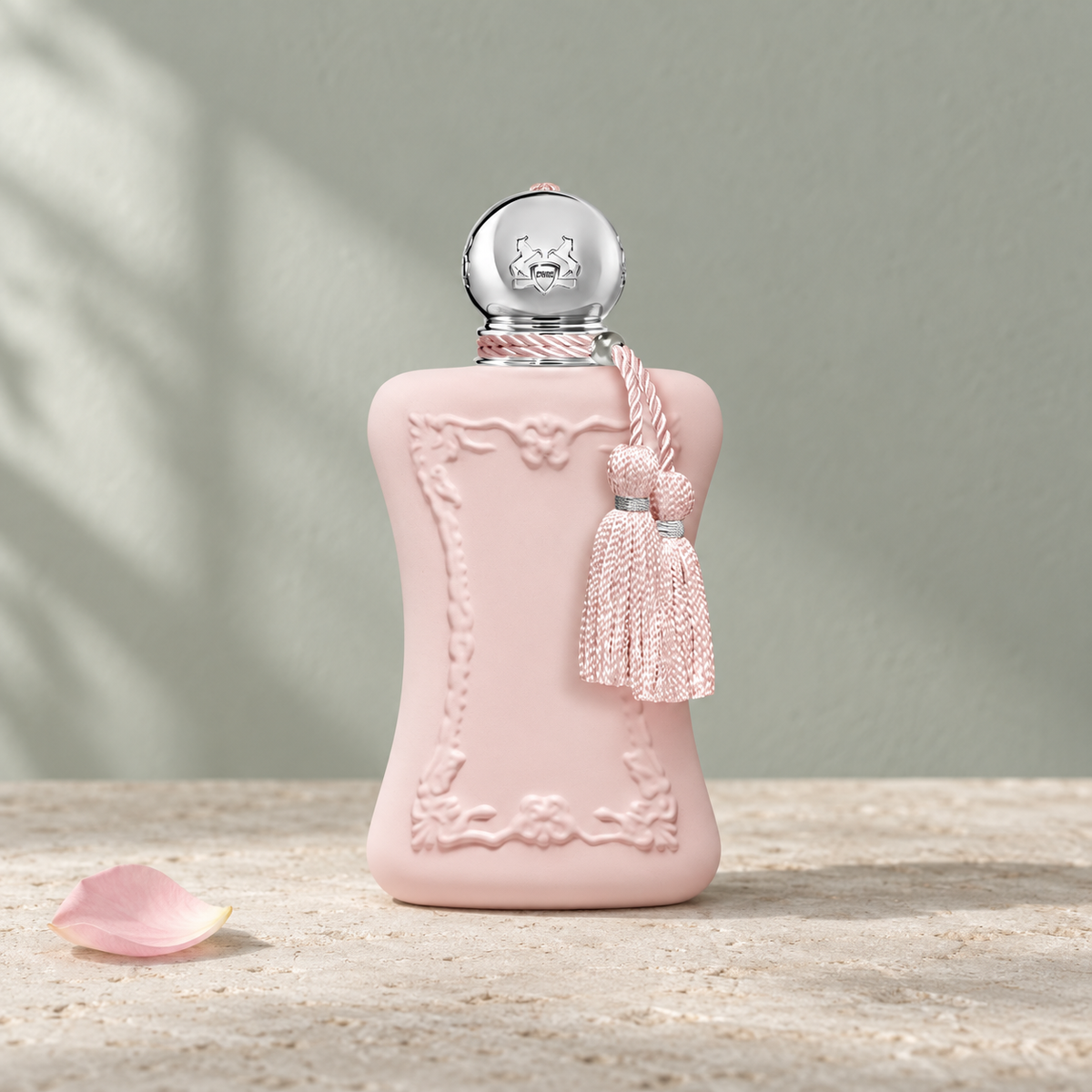 Parfums de Marly Delina — صورة المنتج بتصميم طبيعي