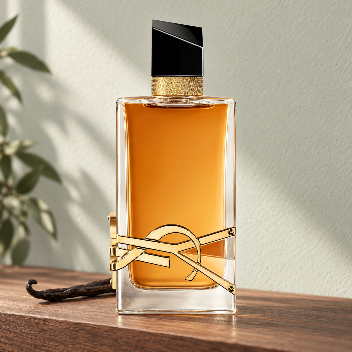 Yves Saint Laurent Libre Intense — صورة المنتج بتصميم طبيعي