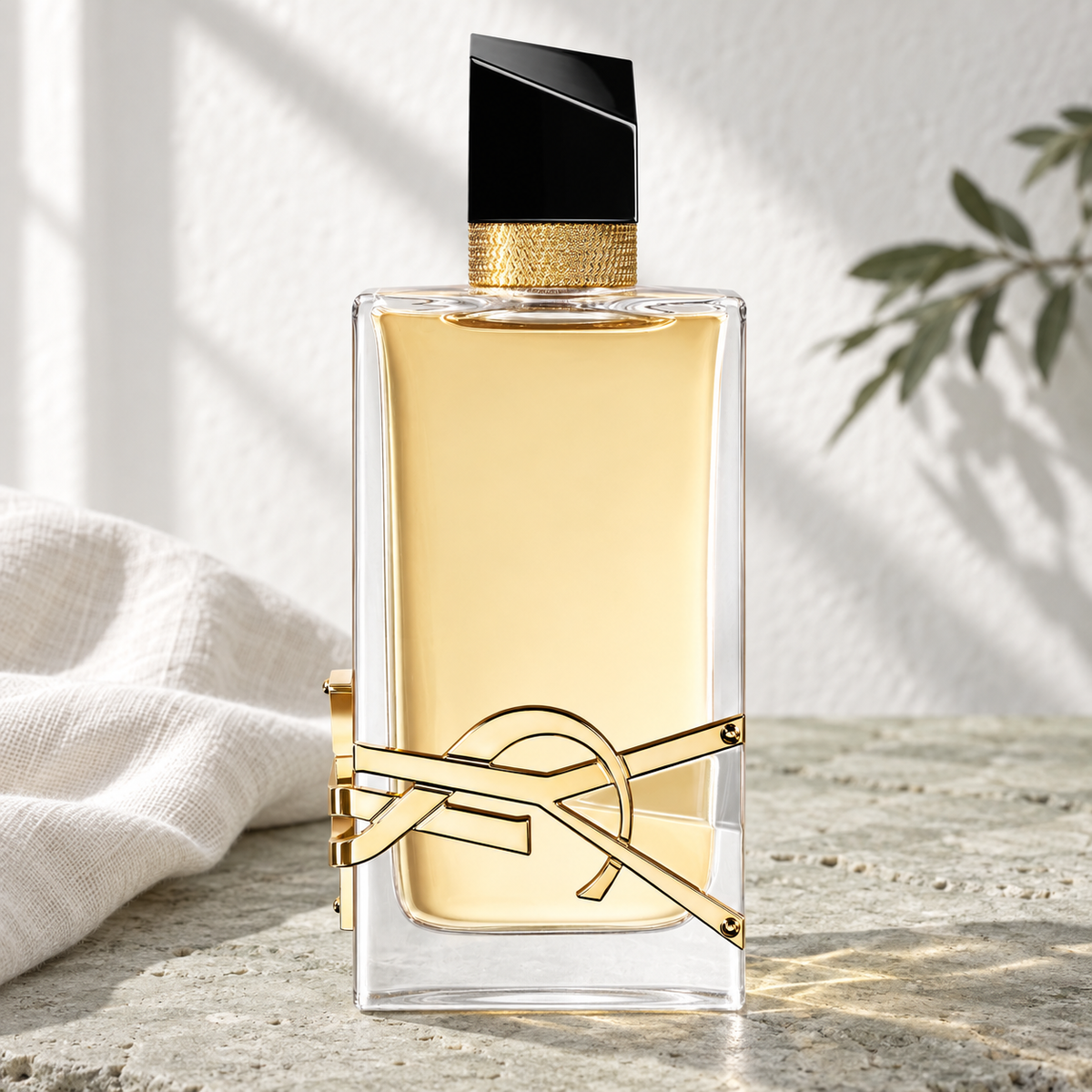 Yves Saint Laurent Libre — صورة المنتج بتصميم طبيعي